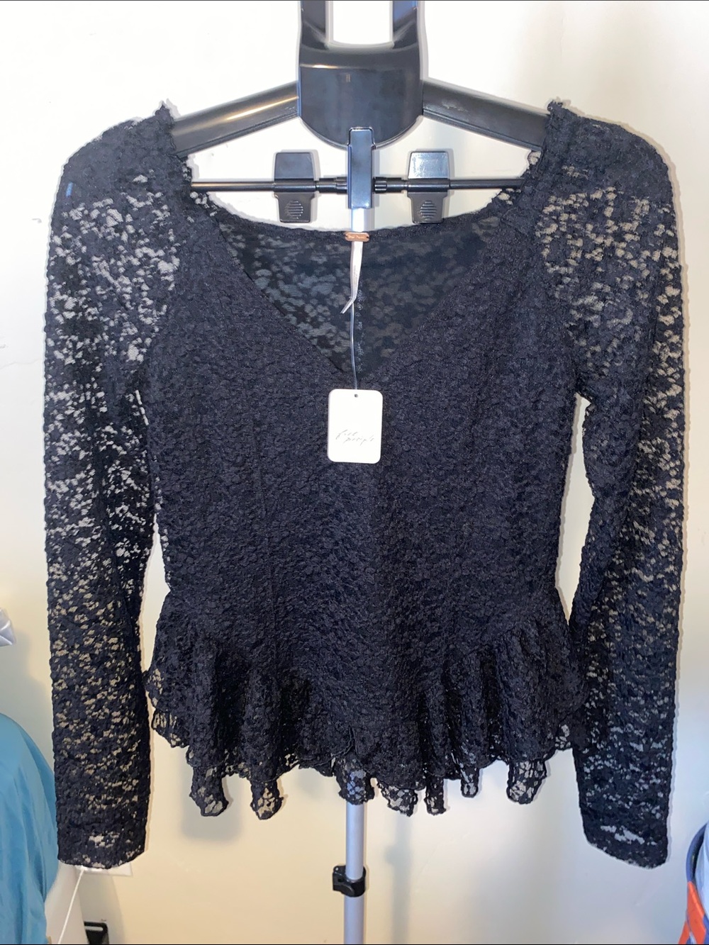 NWT FREE PEOPLE STELLA LACE LONG SLEEVE BLACK TOP SIZE MEDIUM